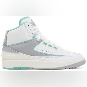 Nike. Wmns Air Jordan 2 Retro 'Crystal Mint'. Size 8.